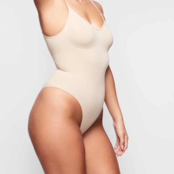 Skims SCULPTING BODYSUIT W. SNAPS - Picture 4 of 4